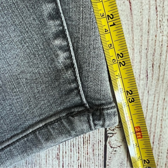 TORRID Ankle Skinny Embroidered Jeans 26R - Picture 6 of 8